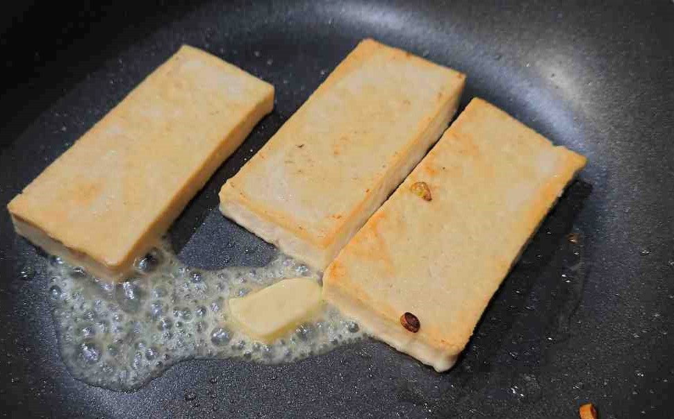 豆腐のガーリックステーキ